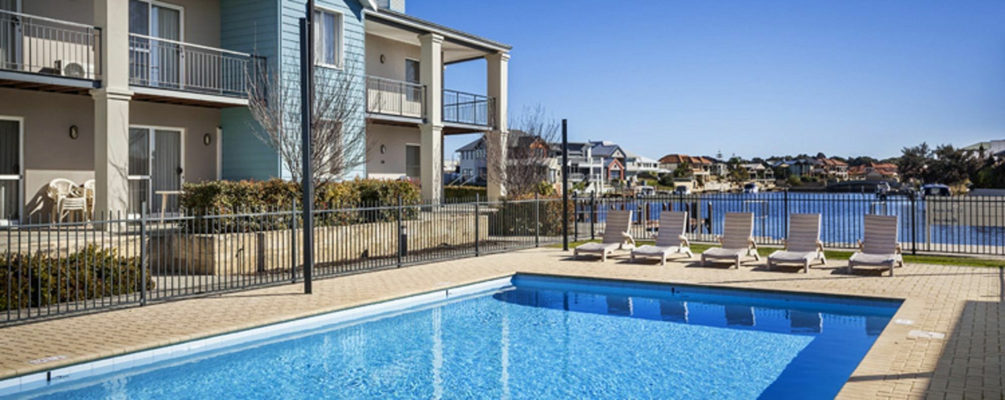 C Mandurah Apartment Resort Exterior photo